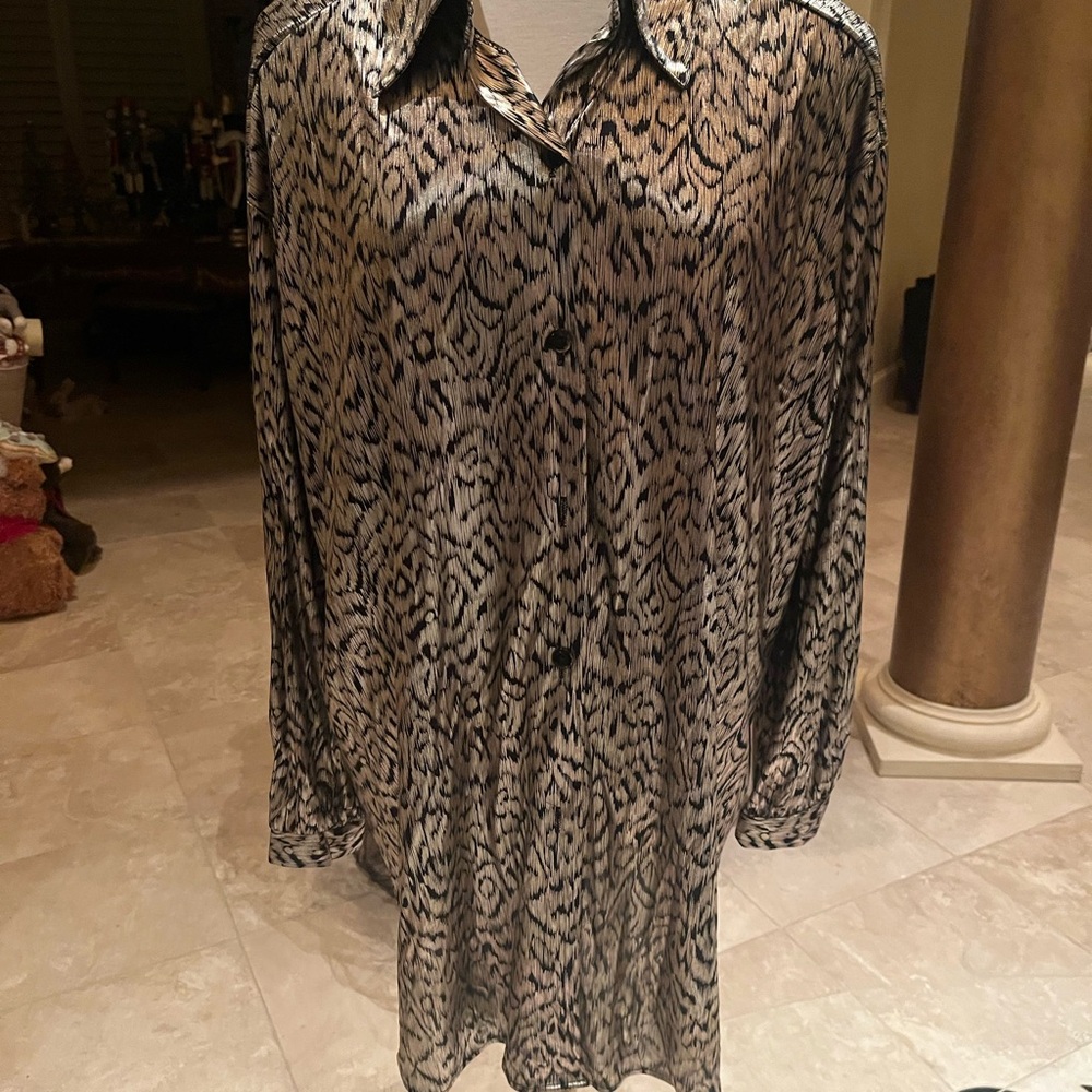 Stylish Black and Gray Women’s Shirt